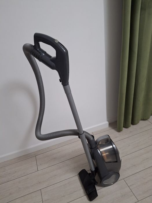 Пылесос LG 2000W