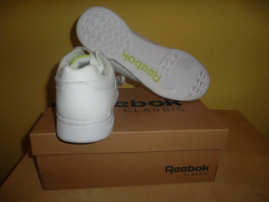 Adidasi Reebok Workout Plus marimea 42 -LICHIDARE STOC-