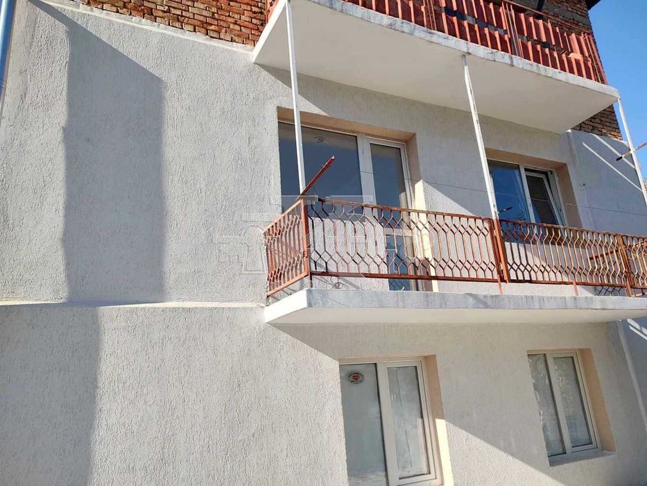 Продава се Тристаен апартамент в Добрич, Христо Ботев - 90 кв.м за 901 €/кв.м - Снимка #10