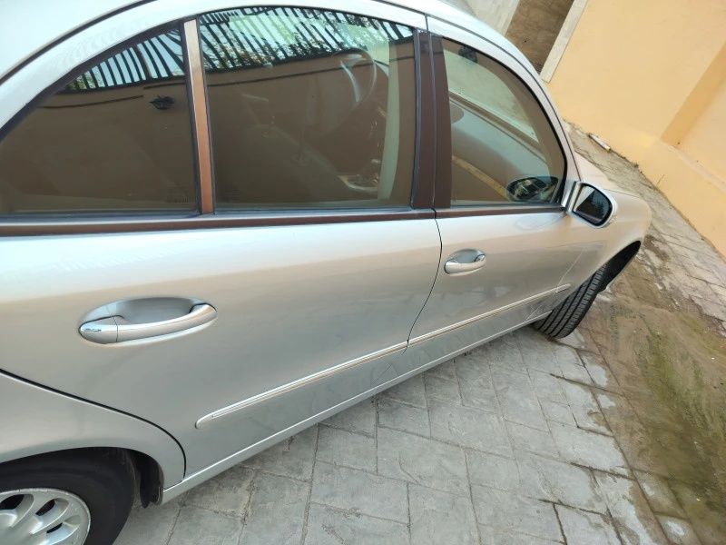 Mercedes E 200 NJT  фабричен метан