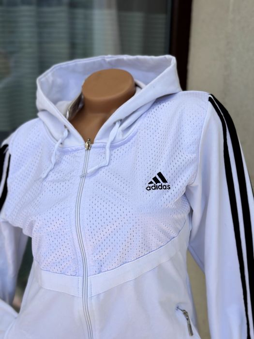 Дамско горнище Adidas - размер М, Ново с етикет