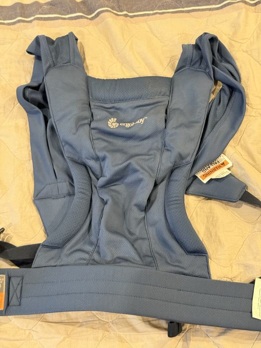 Эргорюкзак Ergobaby Embrace Soft Air Mesh