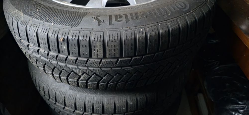 Jante aliaj cu anvelope de iarnă Continental 215/65/17 VW 4500 lei