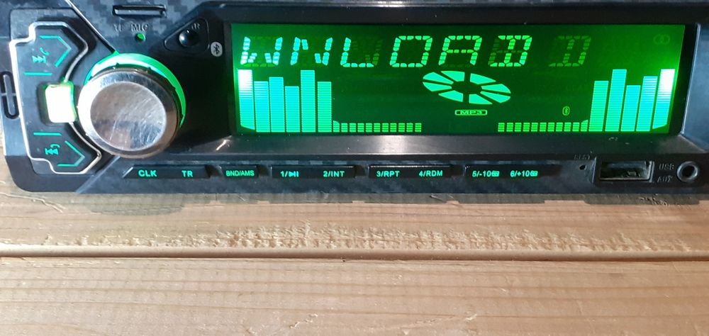 Автомагнитола - FM , AUX , USB , Bluetooth