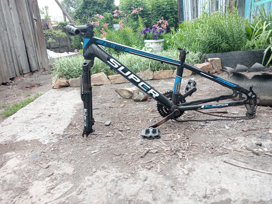 Продам раму на разбор