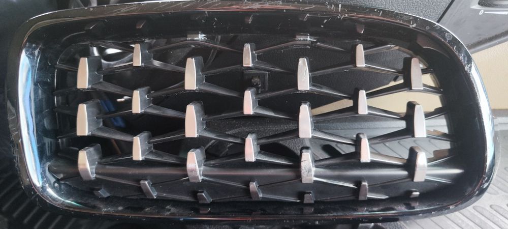 Решетка за BMW F30 2011+ леки забележки