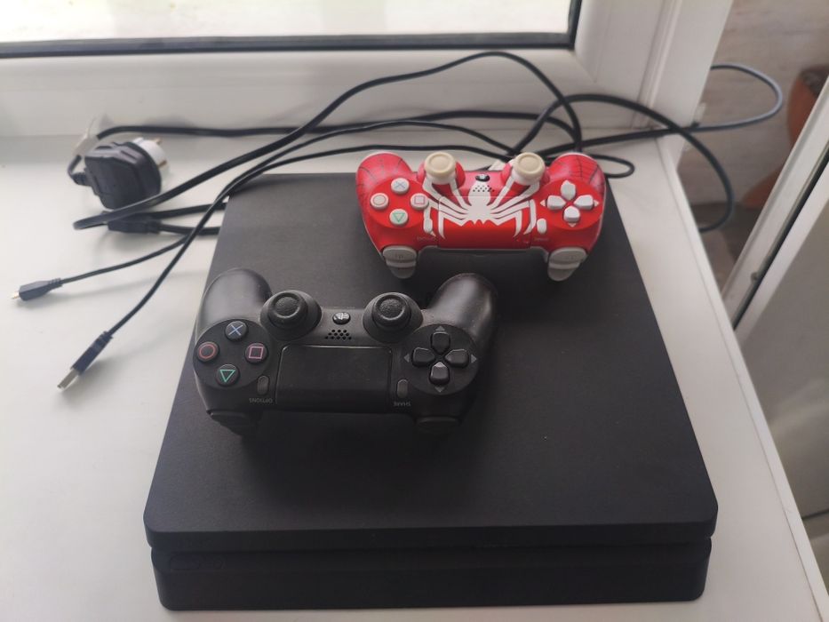 Продам Playstation 4