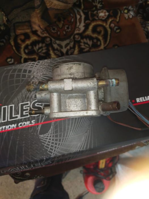 Продам дроссельную заслонку