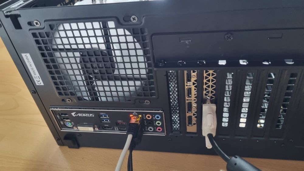 Unitate PC Gaming: i5 8500/16GB RAM/GTX 1080 8GB/256SSD M2/1TB/ARGB