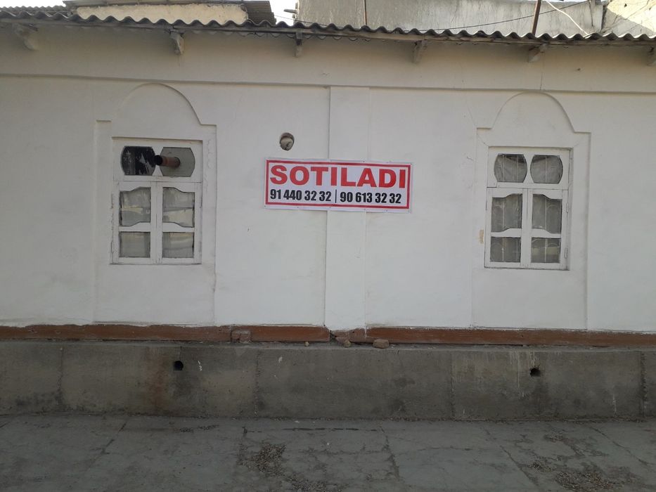 Shaxar markazida tayor hovli