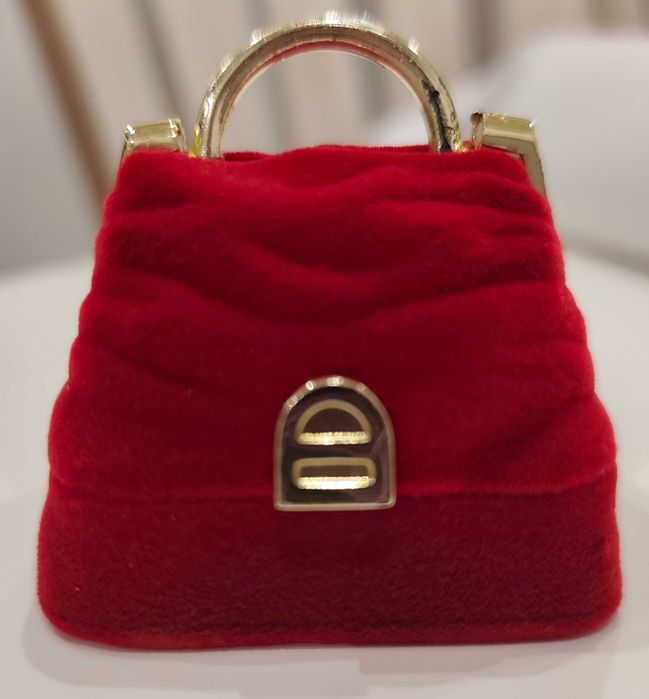 Кутийка за бижута