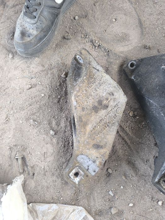 Лапа двигател Bmw e90 330d 231кс m57 бмв е90 е91