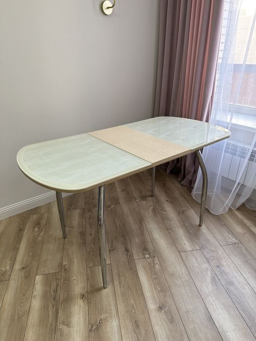 Продам кухонный стол