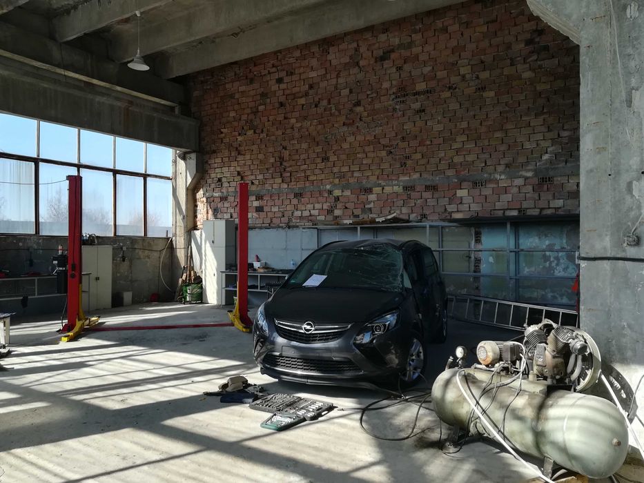 Дава се под наем Промишлена сграда в Перник, Калкас - 5750 кв.м за 5100 € - Снимка #8