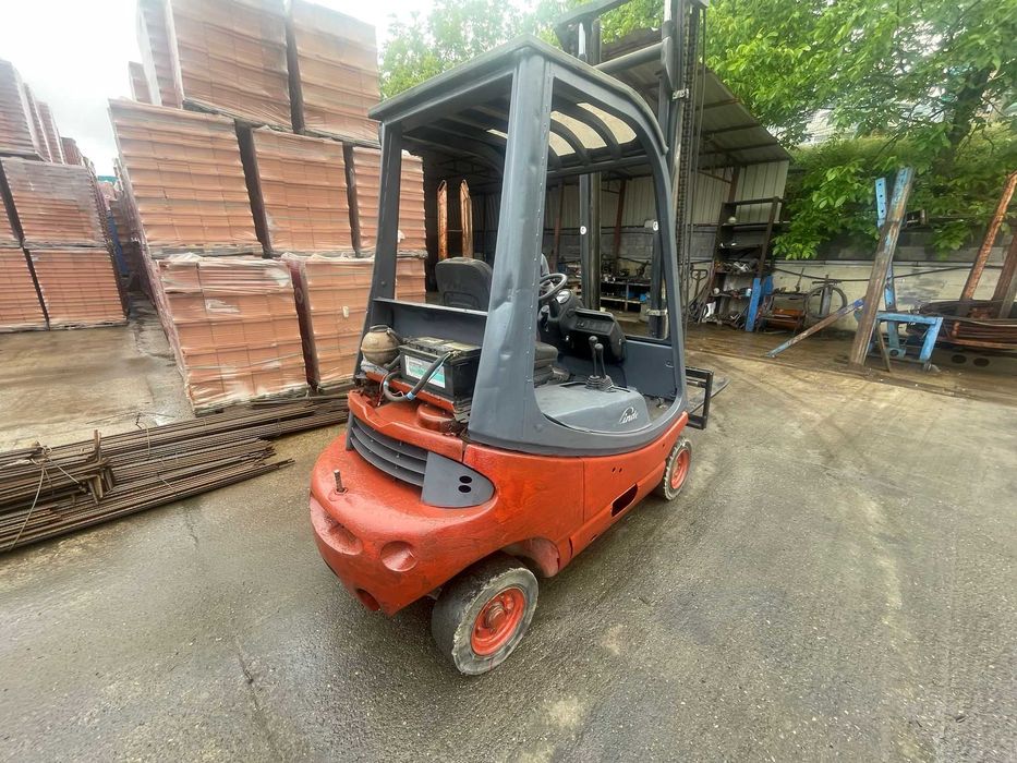 Vand stivuitor Linde H20