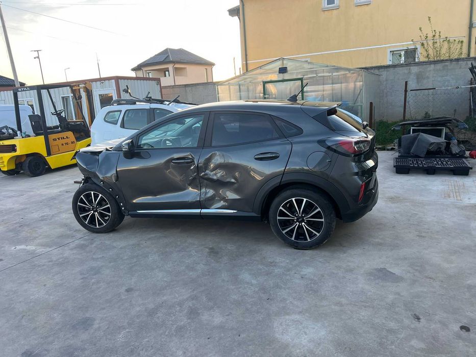 vand ford puma 2023 hybrid avariat
