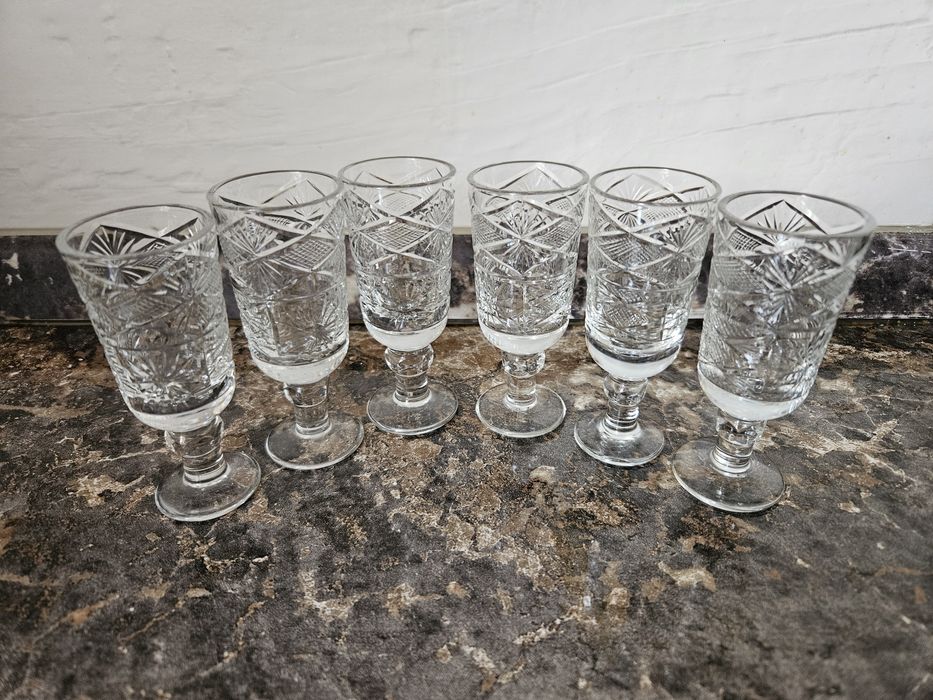 Хрустальные рюмки бокалы