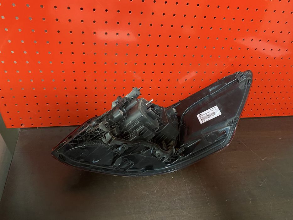 Stop stanga Peugeot 301 an 2017-2019