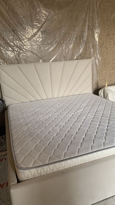 Двухспальный кровать