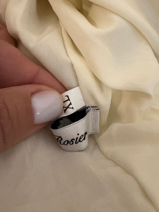 Costum din dantela fusta si camasa