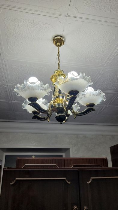 Продаю люстру , в хорошем состоянии