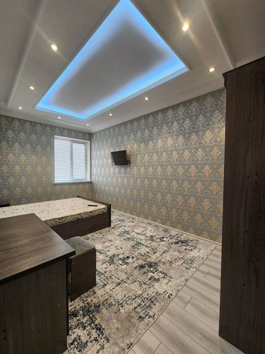 Санат-саройи олдида Янги курилган Дом