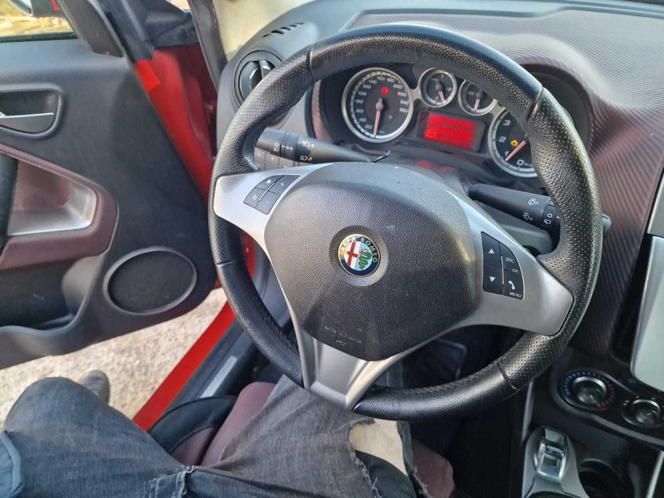 Алфа Ромео мито на части