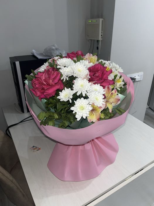 Цветы свежие в районе аэропорта