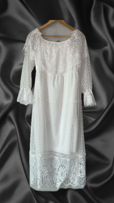 Бяла официална рокля