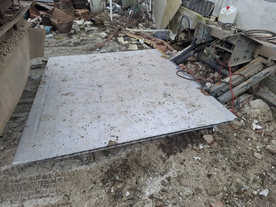 Vand lift de 2 tone merge pa 3.5 si pa 7.5 tone montat