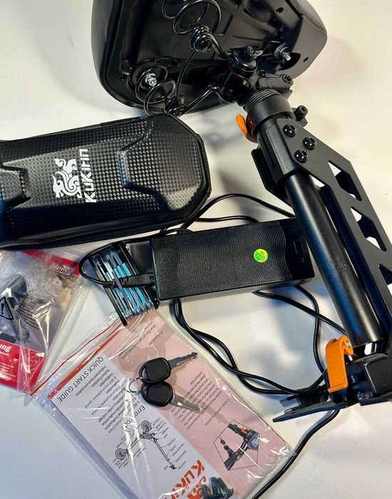 Trotinetă electrică KuKirin G2 Max + accesorii, foarte bine întreținută