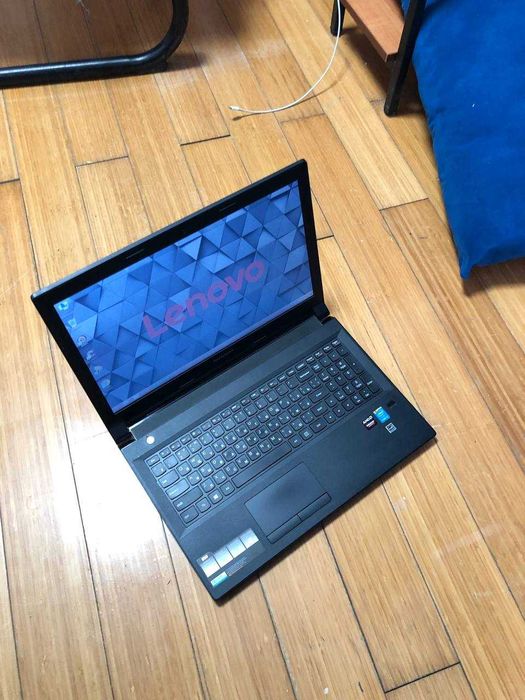 Продам ноутбук Lenovo озу 6гб windows 10 intel i3 работает отлично!