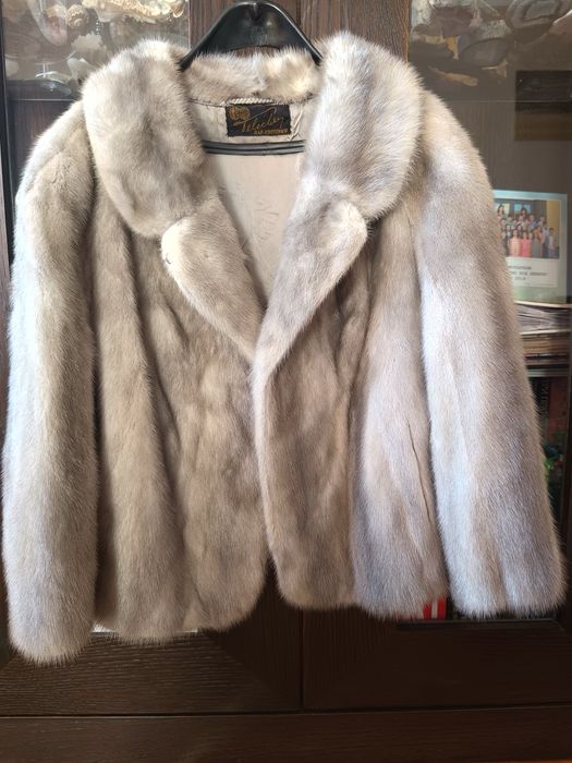 Луксозно късо яке / болеро от Норка – ЦЕЛИ КОЖИ, цвят Сапфир