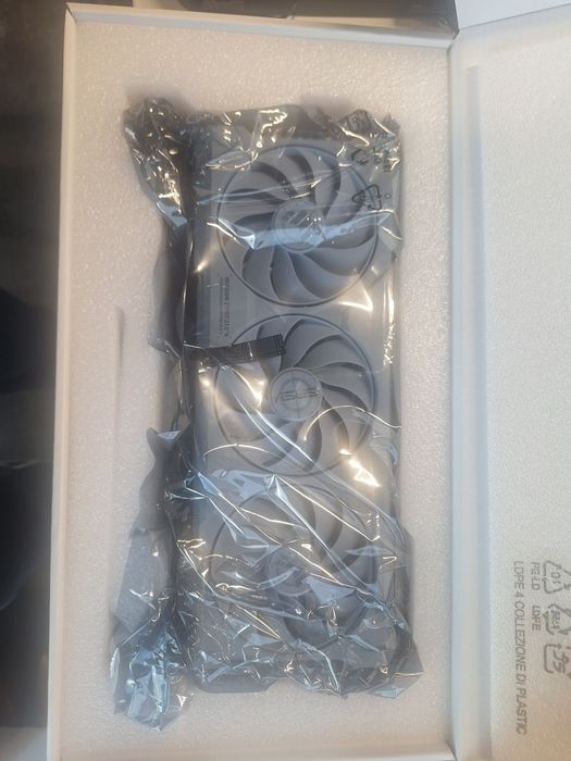 Видеокарта GeForce RTX 4070 Ti Super 16 GB