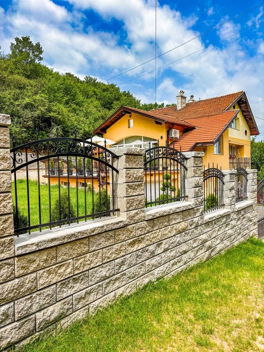 Продава се Къща в Перник, Бела вода - 184 кв.м за 924 €/кв.м - Снимка #1