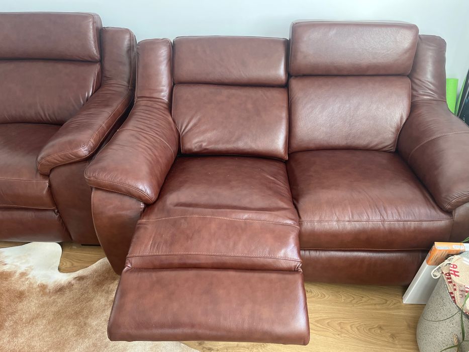Кожени дивани два броя като нови