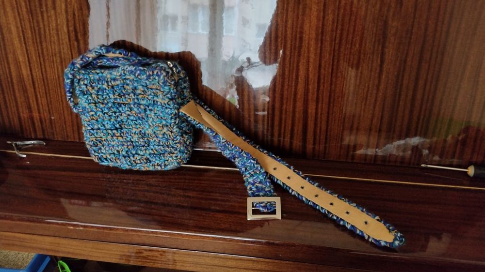 Geantă handmade croșetată, unicat – lână & bumbac, căptușită, fermoar