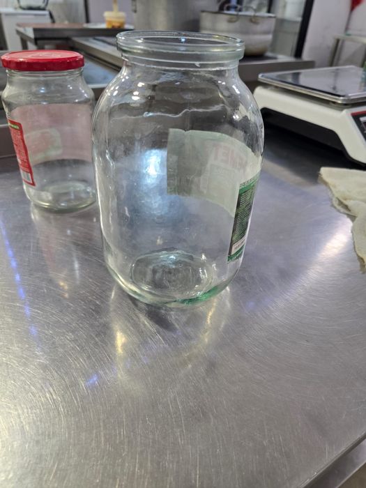 Банки 2 и 1 литр