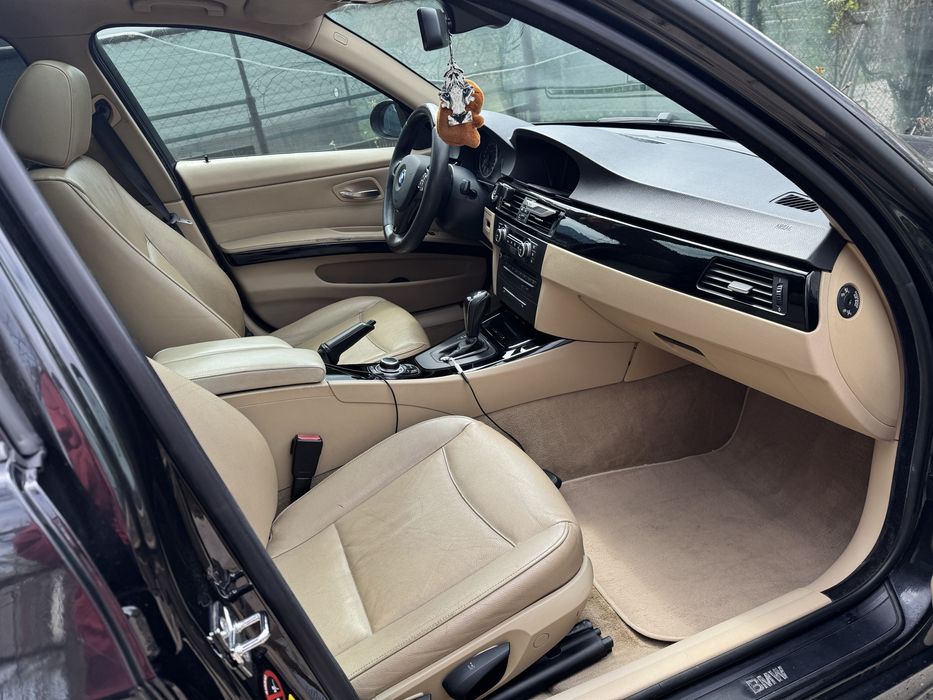 BMW Seria 3  E90 320D