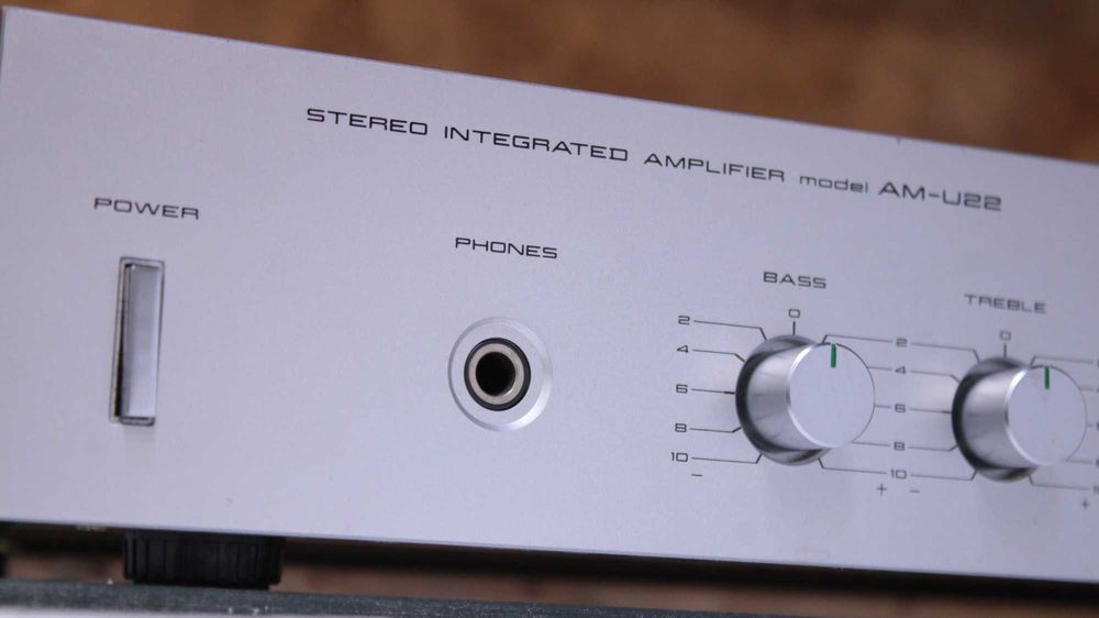 Statie Akai AM-22(2x25W).