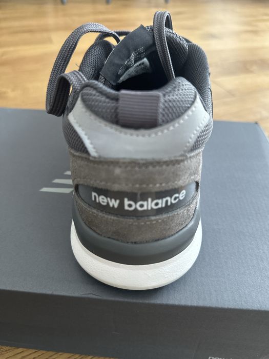 Adidasi New Balance 44 noi