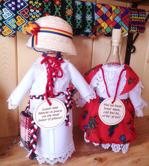 Sticle în straie populare/Set sticle în costum popular de Maramureș