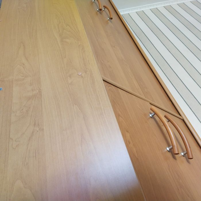 Шкаф сатылады ,жағдайы жақсы