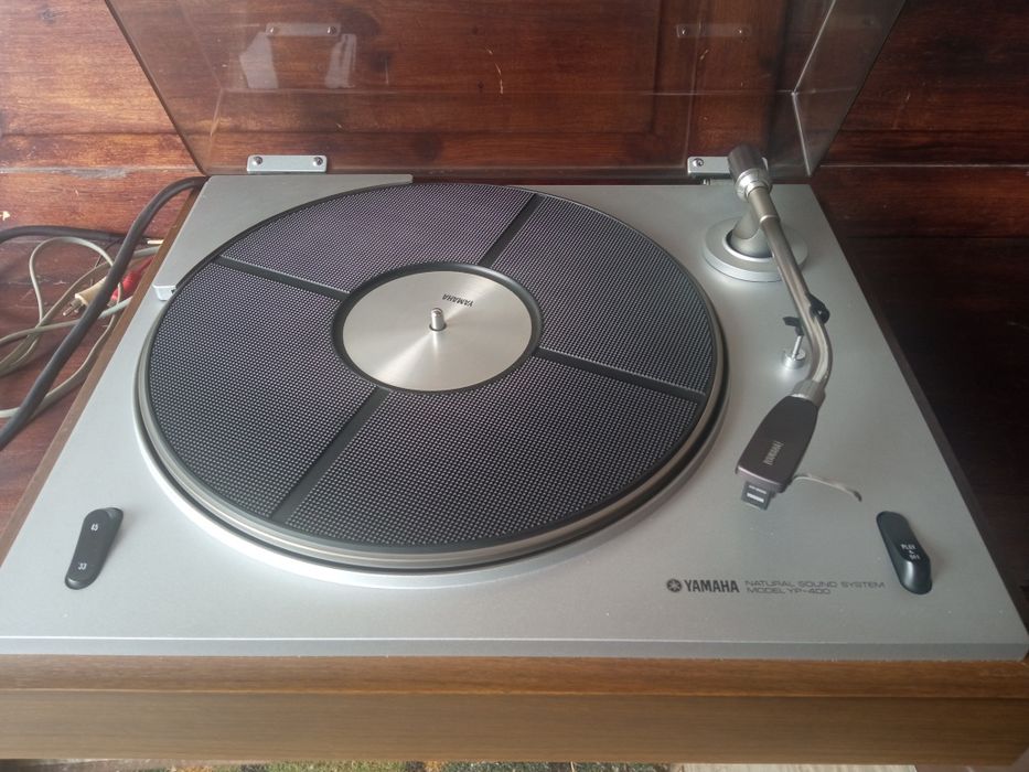 Грамофон Yamaha YP 400