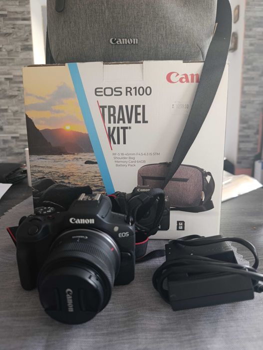 Фотоапарат Canon EOS R100