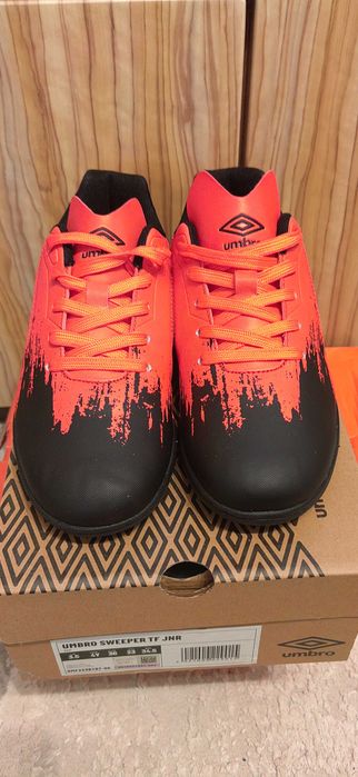 Детски футболни стоножки - чисто нови, номер 36