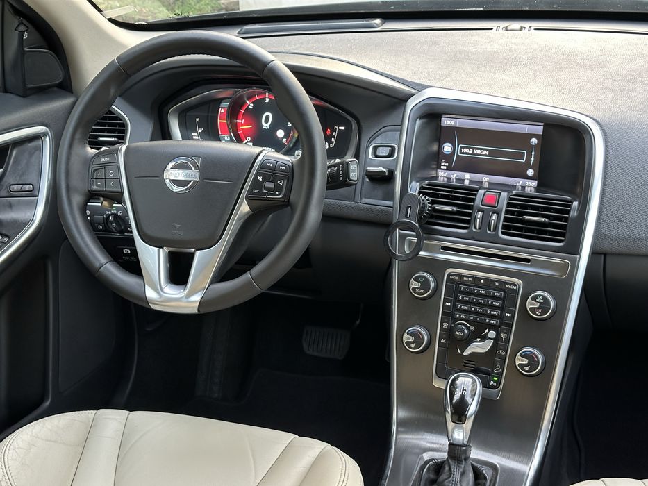 VOLVO xc 60 D5 An.2014/12 ~Summum Edition~215 Cp