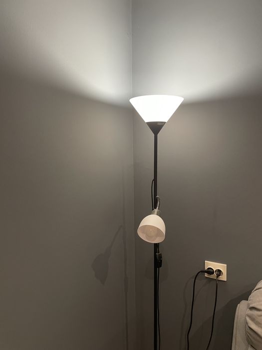 Стояща лампа на той