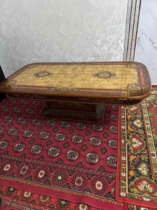 Стол низкий для диванов