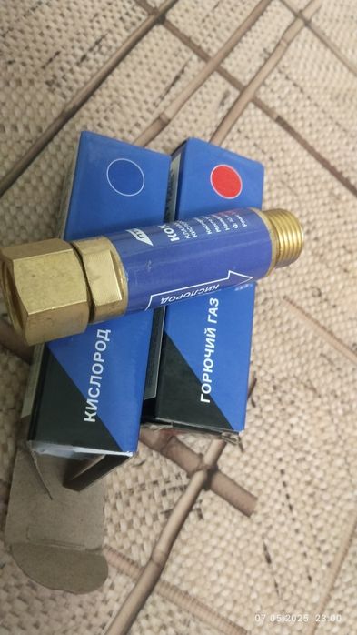 Обратный клапан для резака